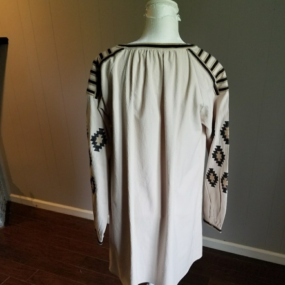 Unique long sleeved cotton dress. - Picture 3 of 8
